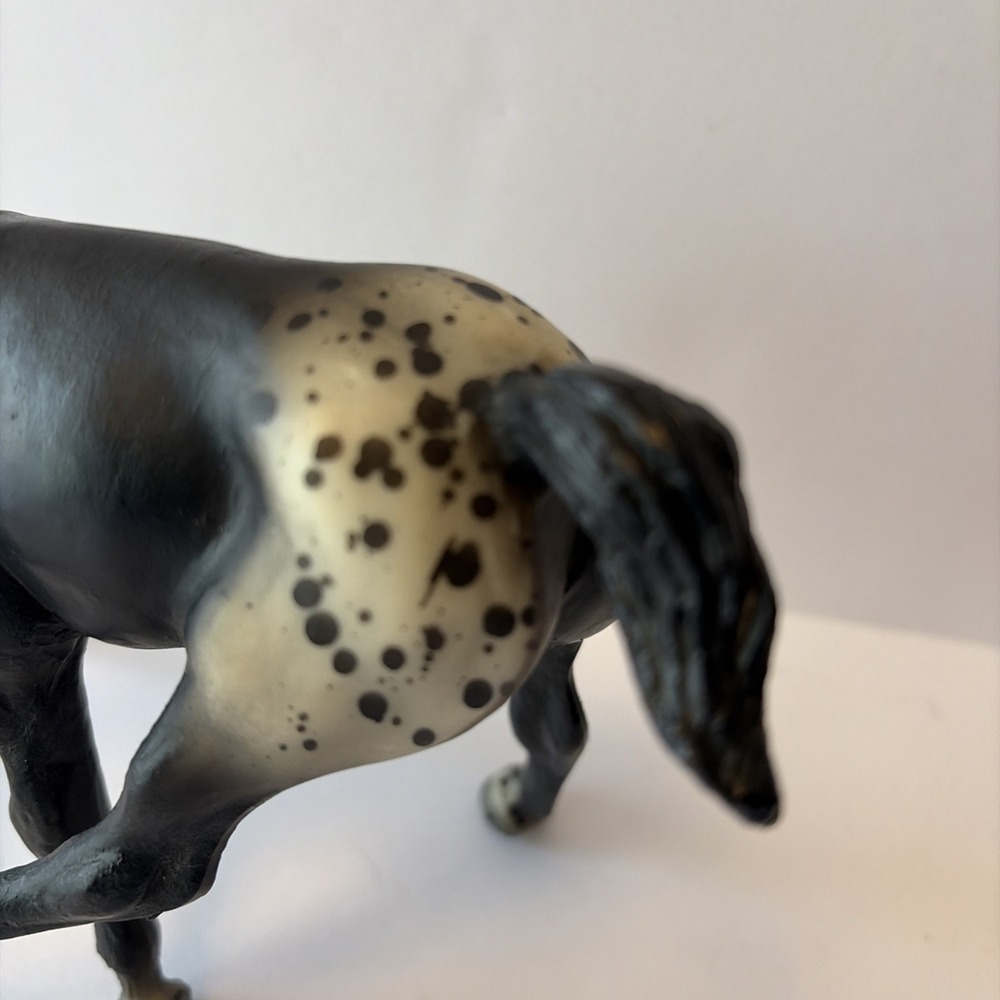 Breyer Traditional Black Blanket Appaloosa Scratching Foal #168 - Picture 4 of 8